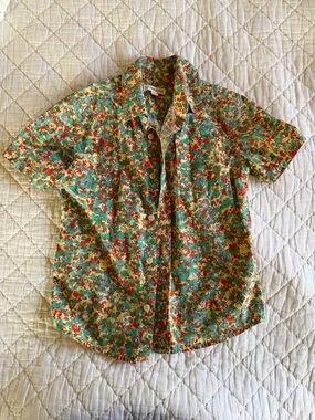 Tucker + Tate Short-Sleeve Floral Button-Up Shirt in Green and Red (sz 7)